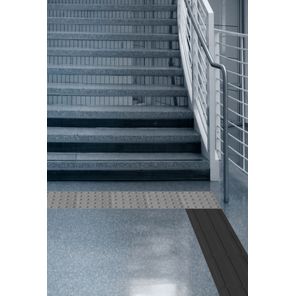 Piso de Demarcação Tátil Direcional Kit 16 peças 25x25cm Preto Kapazi