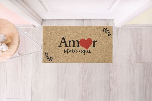 Capacho para Entrada Vinil Amor Mora Aqui 40cmx75cm Kapazi