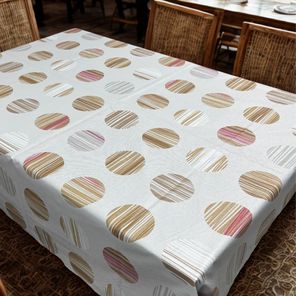 Toalha de Mesa Prime 8 Lugares 1,4m x 2,5m Novelo Kapazi